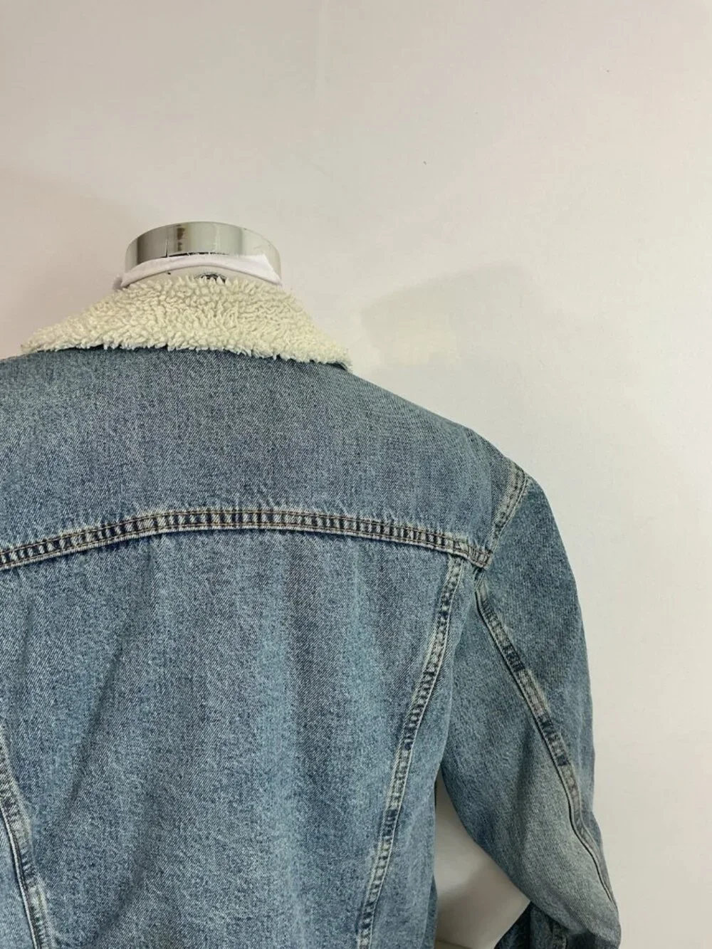 Levis Sherpa Lined Trucker Jean Jacket Blue Button Pockets Denim Mens XL